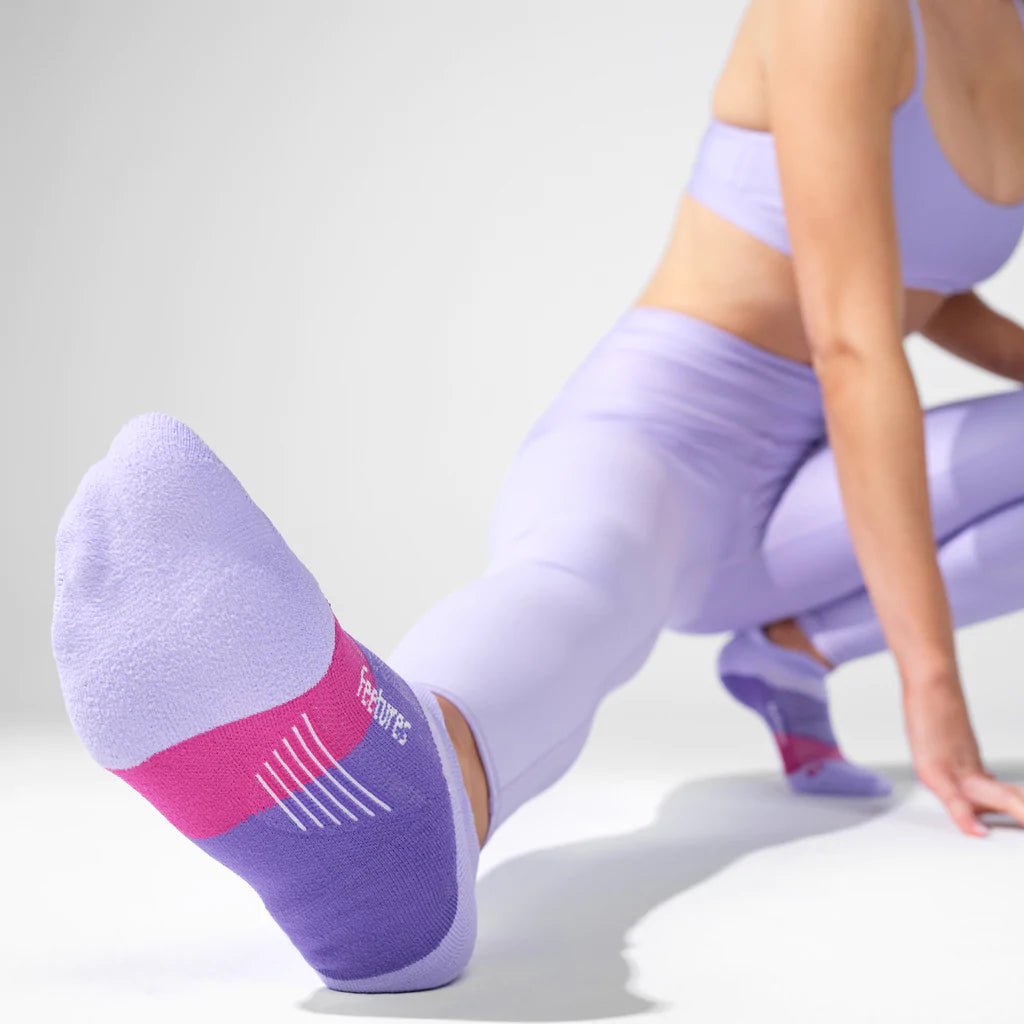 Feetures Elite Light Cushion No Show Tab Socks - Lace Up Lavender