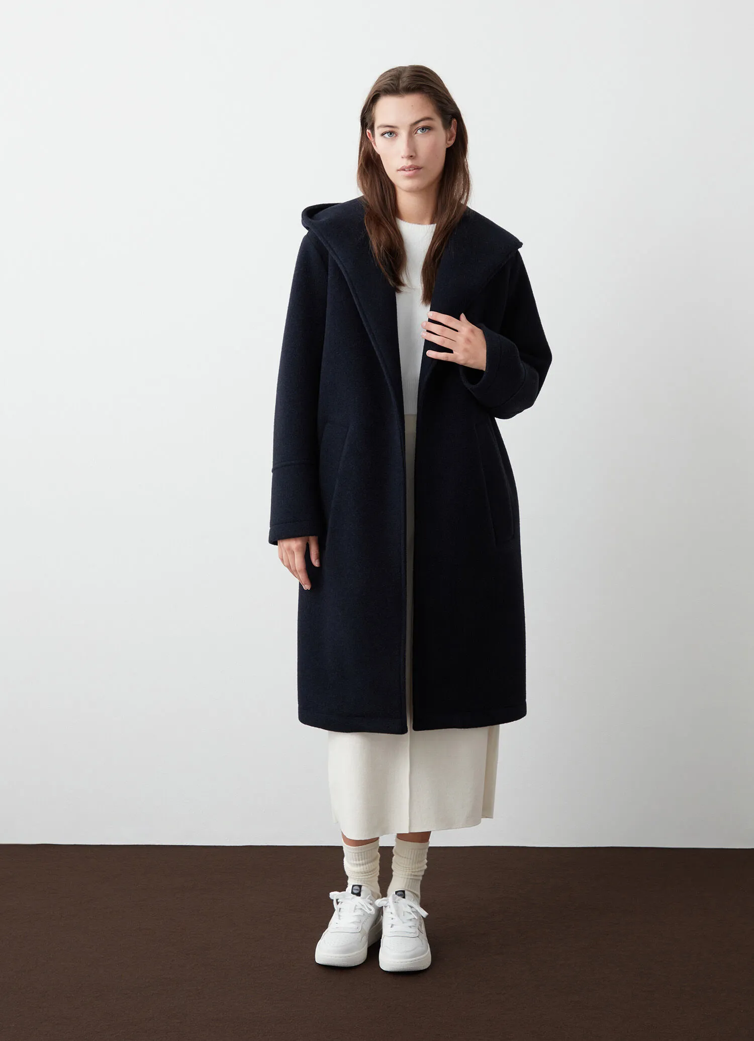 Long wool baize coat with belt-