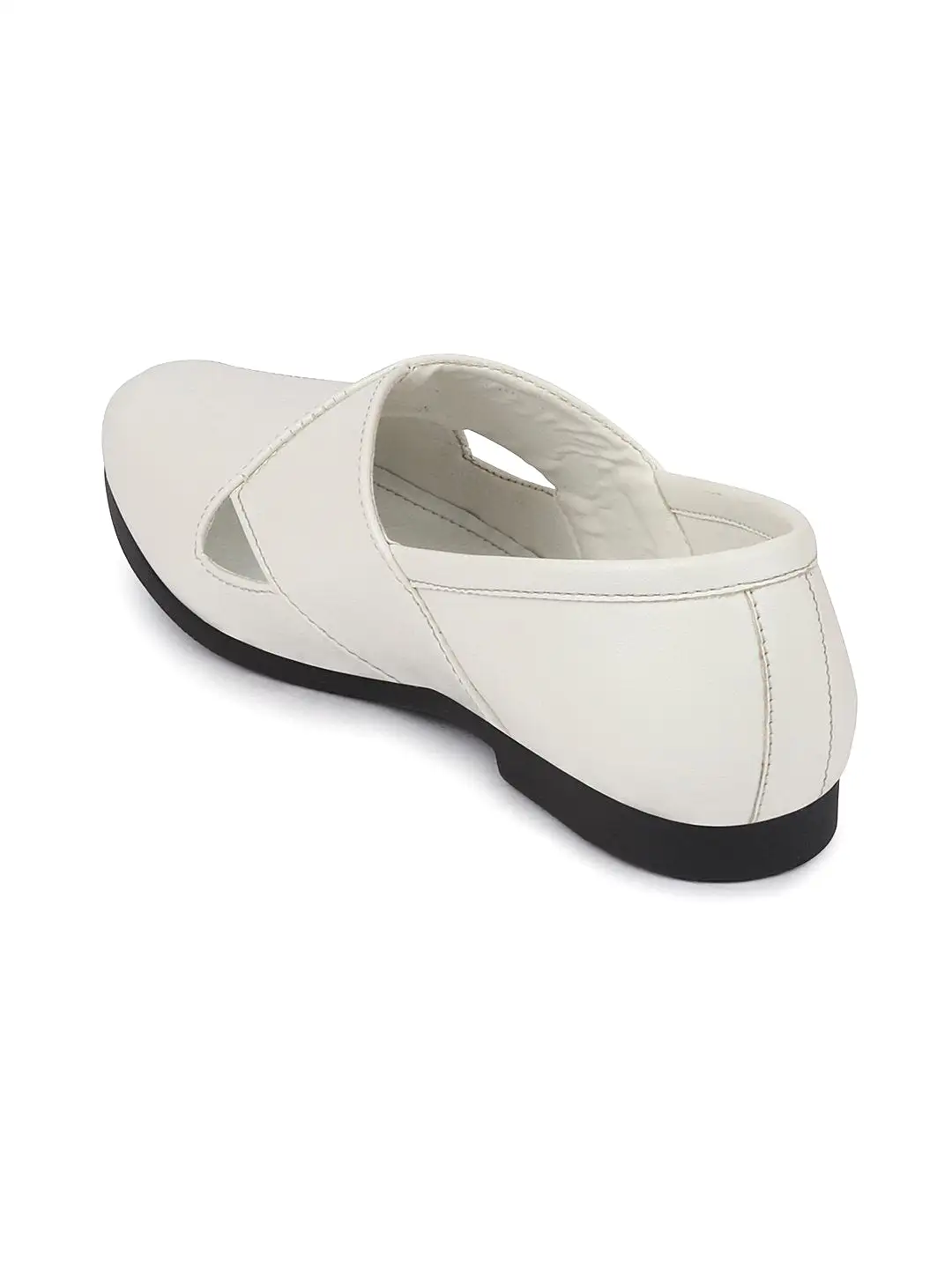 Men Ethnic White Criss Cross Slip On Juttis and Mojaris