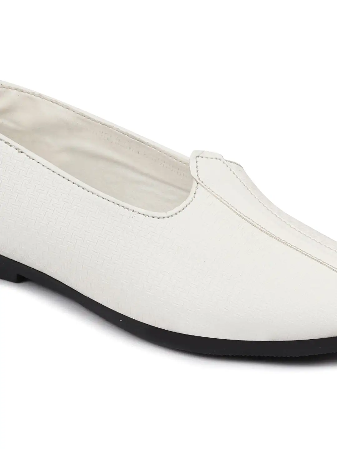 Men Ethnic White Slip On Juttis and Mojaris