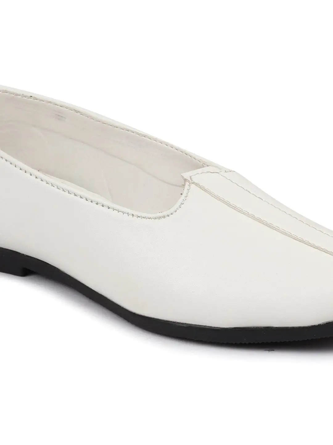 Men Ethnic White Slip On Juttis and Mojaris