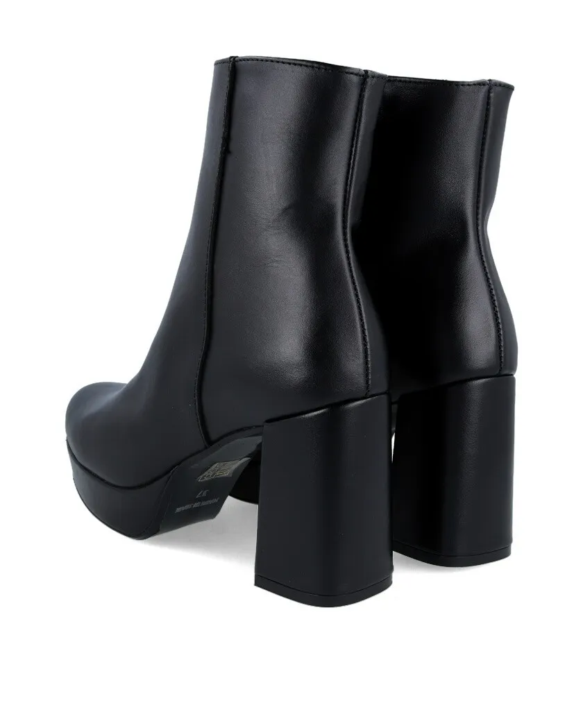 Patricia Miller Oslo 6180 Black leather bootie